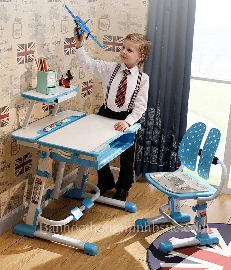 Lựa chọn và bố trí bàn ghế học tiết kiệm diện tích cho bé