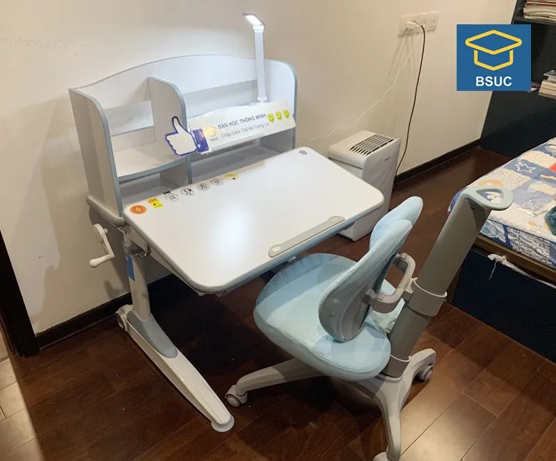 Chân bàn học chống gù