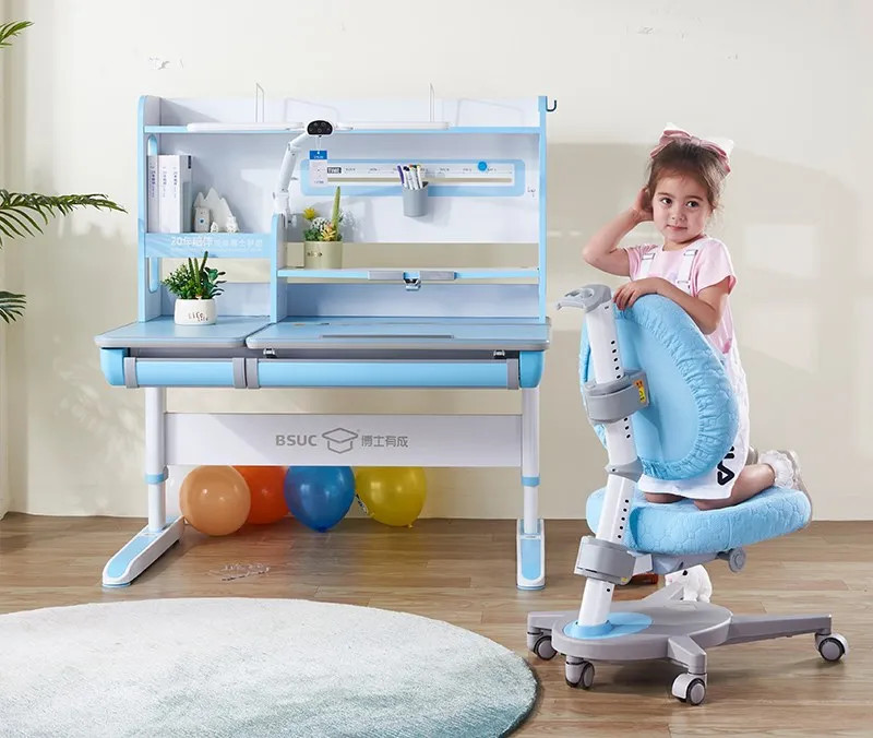 Ghế học sinh có thể điều chỉnh độ cao và tựa lưng