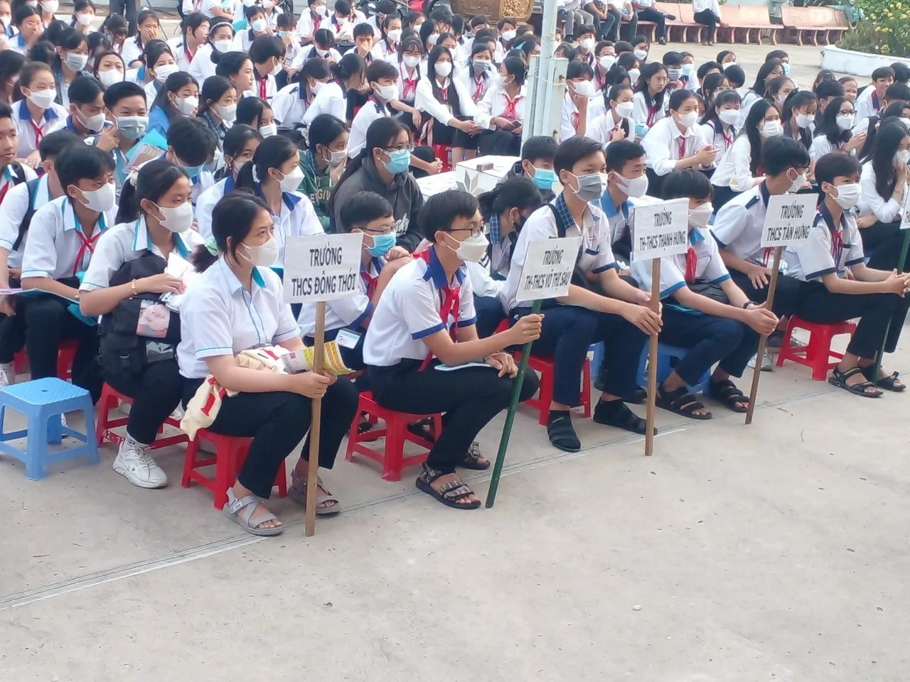 Nhu cầu sử dụng bàn học thông minh Đắk Lắk ngày càng tăng cao do số học sinh đến trường ngày càng tăng