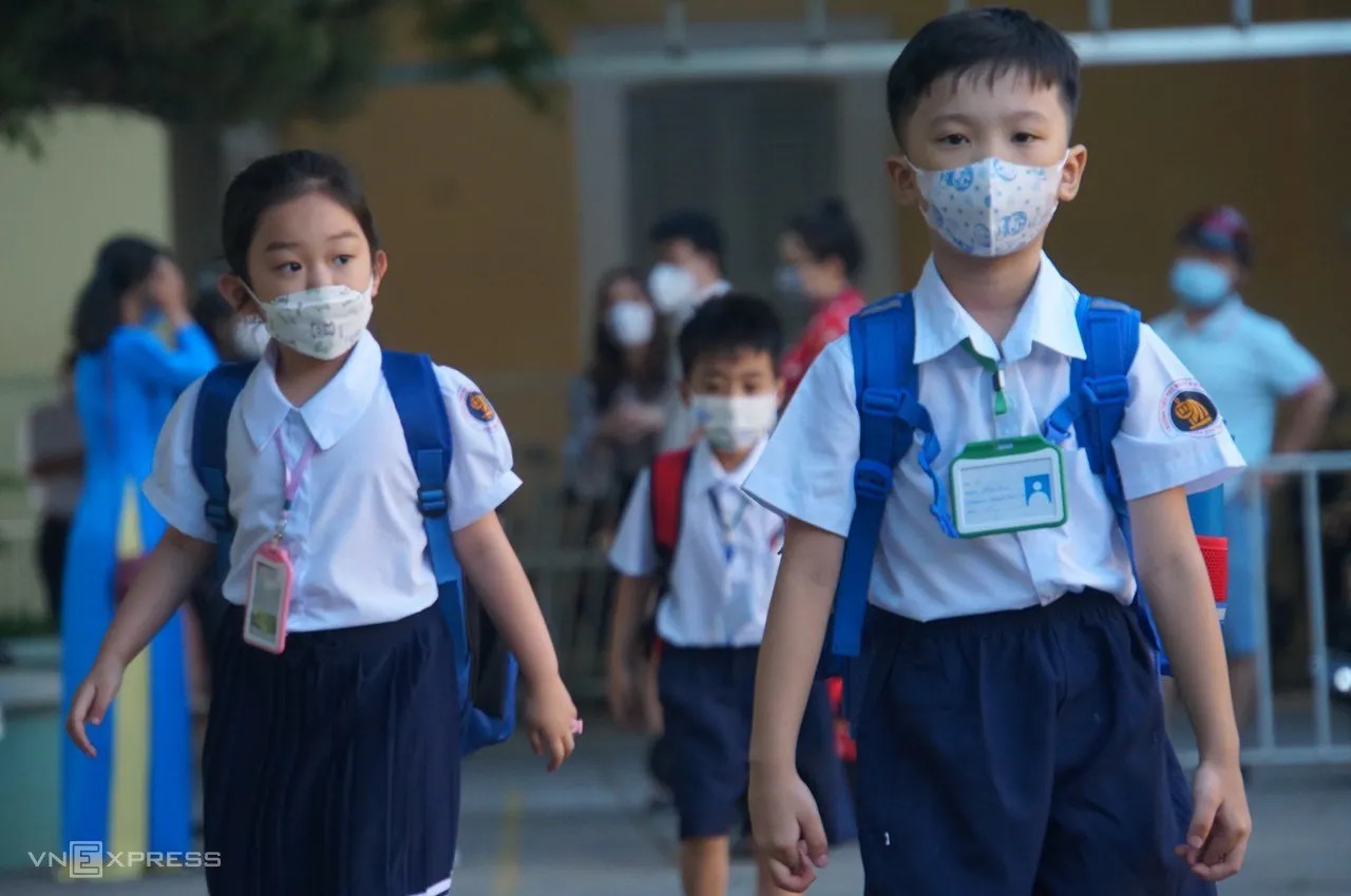 Bàn học thông minh tại Bình Định uy tín